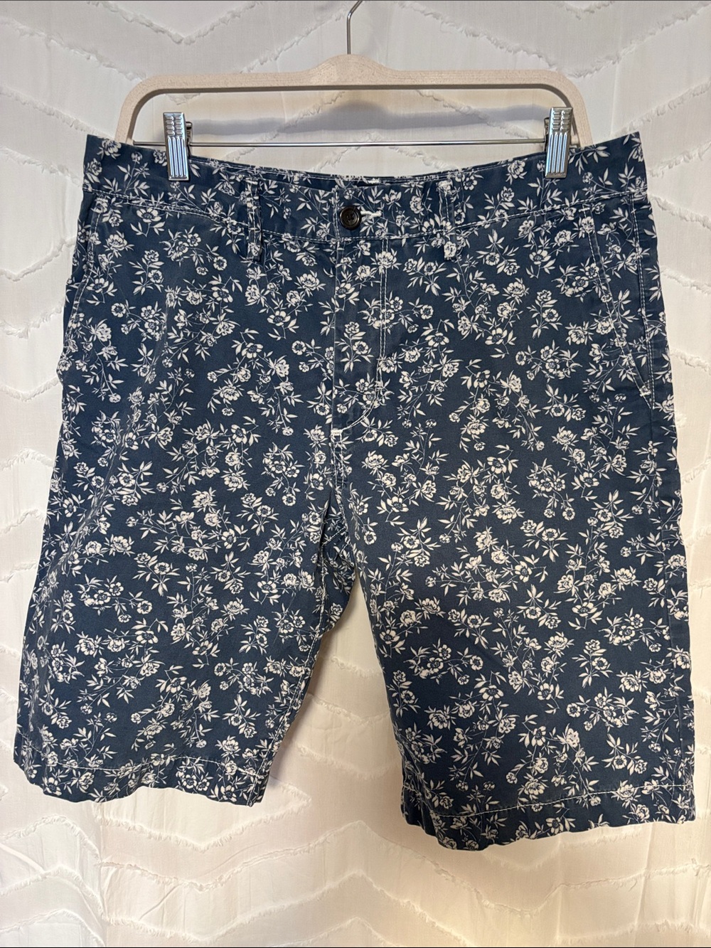 GAP Navy Floral Flat-Front Men's Shorts